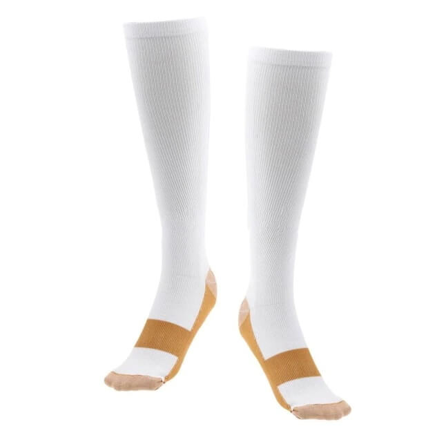 גרביים אלסטיות בצבע לבן